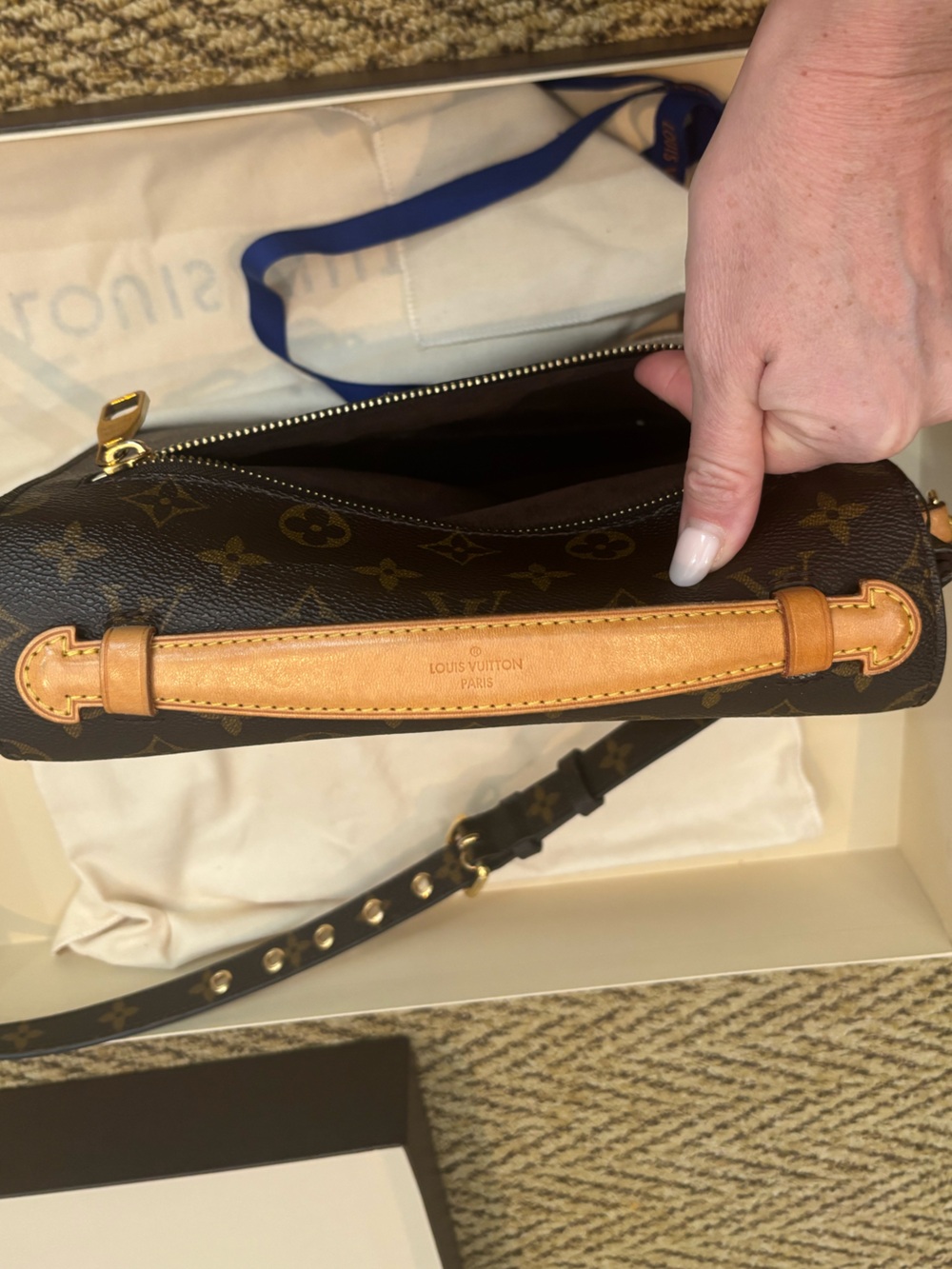 LOUIS VUITTON Pochette Métis - Picture 8 of 14